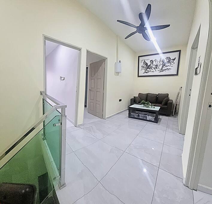Rumah percutian 668homestaytmn Sentosa大丰18bed Near Mid Valley Johor Bahru